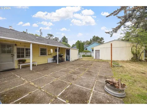 6436 SW Fleet Avenue Lincoln City OR 97367