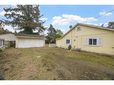 6436 SW Fleet Avenue Lincoln City OR 97367