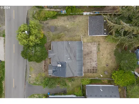 6436 SW Fleet Avenue Lincoln City OR 97367