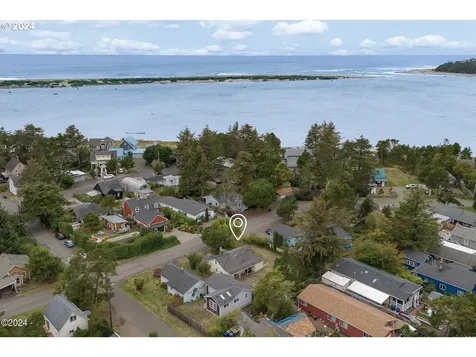 6436 SW Fleet Avenue Lincoln City OR 97367