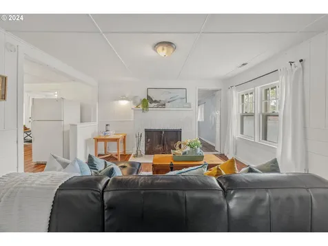 6436 SW Fleet Avenue Lincoln City OR 97367