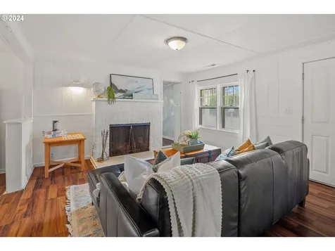 6436 SW Fleet Avenue Lincoln City OR 97367