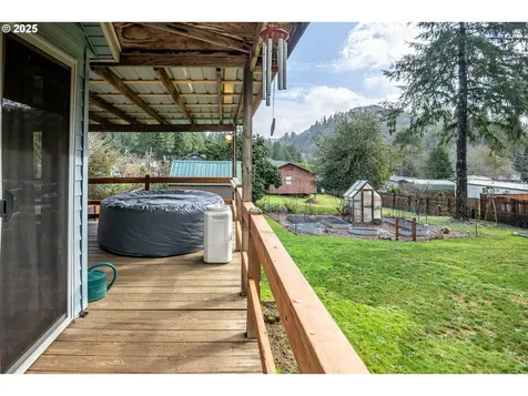 88183 Chestnut Street Mapleton OR 97453