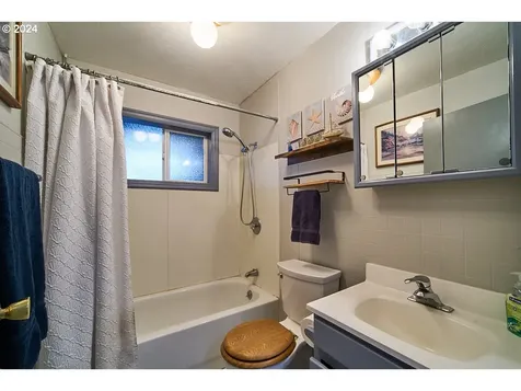 509 NE 2nd Street Enterprise OR 97828
