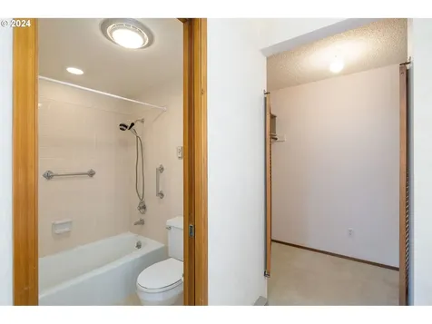 10060 Sw Century Oak Drive Portland OR 97224