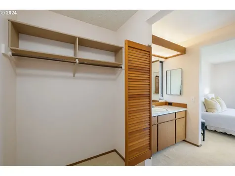 10060 Sw Century Oak Drive Portland OR 97224