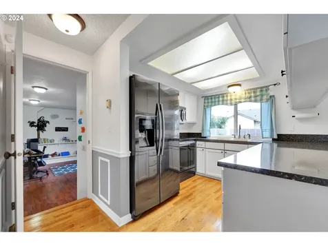 681 71st Street Springfield OR 97478
