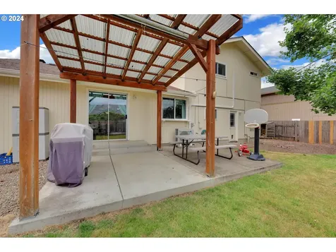 681 71st Street Springfield OR 97478