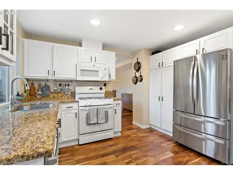 136 NE 49th Avenue Hillsboro OR 97124