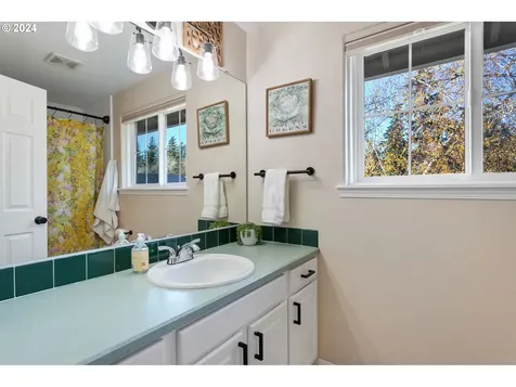 136 NE 49th Avenue Hillsboro OR 97124