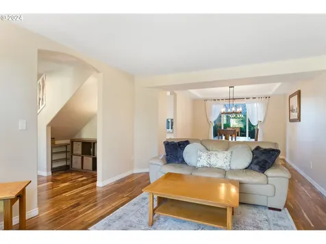 136 NE 49th Avenue Hillsboro OR 97124