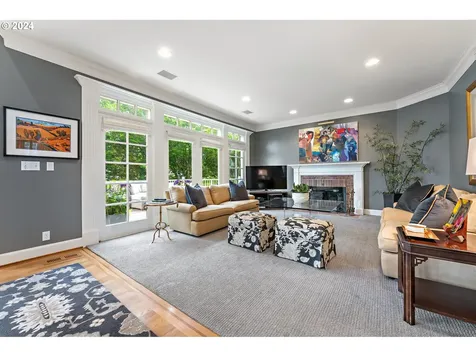 339 Nw 84th Place Portland OR 97229