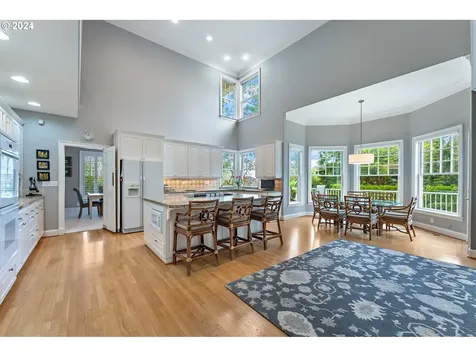 339 Nw 84th Place Portland OR 97229