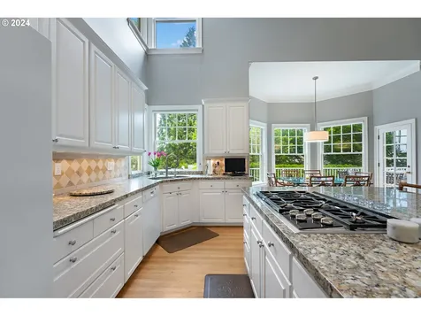 339 Nw 84th Place Portland OR 97229