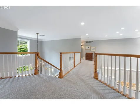 339 Nw 84th Place Portland OR 97229