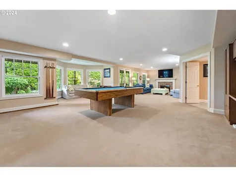 339 Nw 84th Place Portland OR 97229