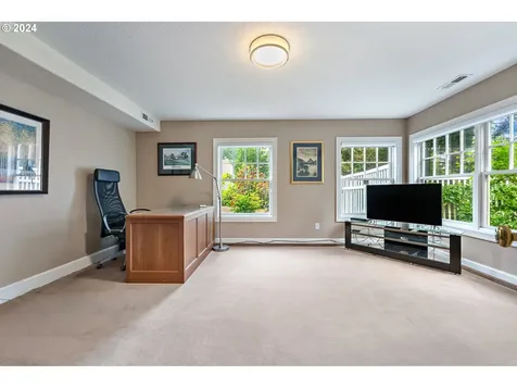339 Nw 84th Place Portland OR 97229