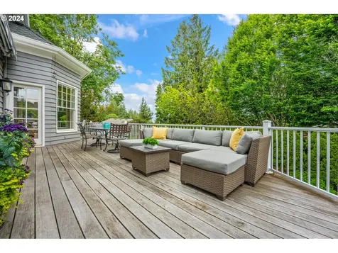 339 Nw 84th Place Portland OR 97229