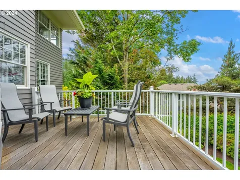 339 Nw 84th Place Portland OR 97229