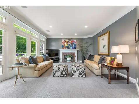 339 Nw 84th Place Portland OR 97229