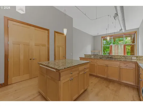2006 SE Morrison Street Portland OR 97214