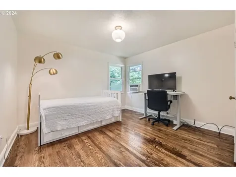 10207 NE Sacramento Street Portland OR 97220