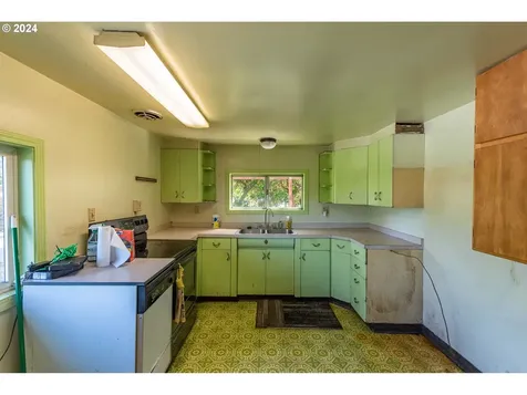 1390 Washington Avenue Coos Bay OR 97420