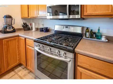 5260 Jeffrey Way Eugene OR 97402