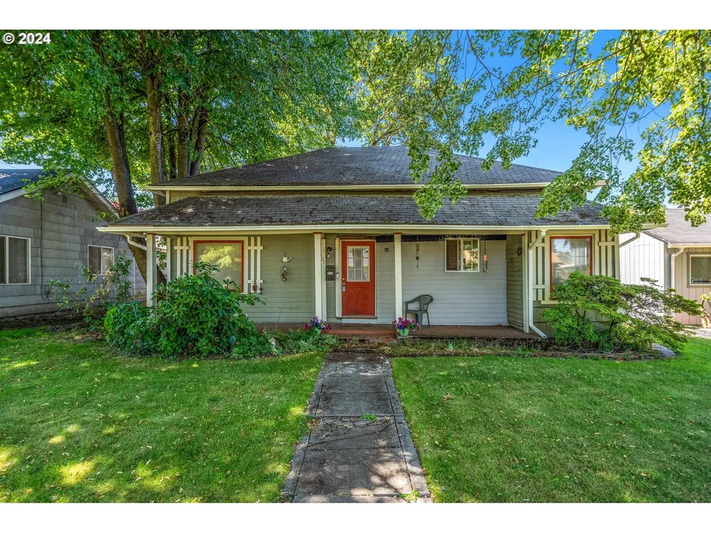 427 16th Avenue Longview WA 98632