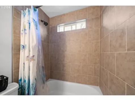 427 16th Avenue Longview WA 98632