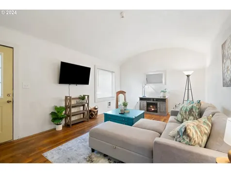 427 16th Avenue Longview WA 98632