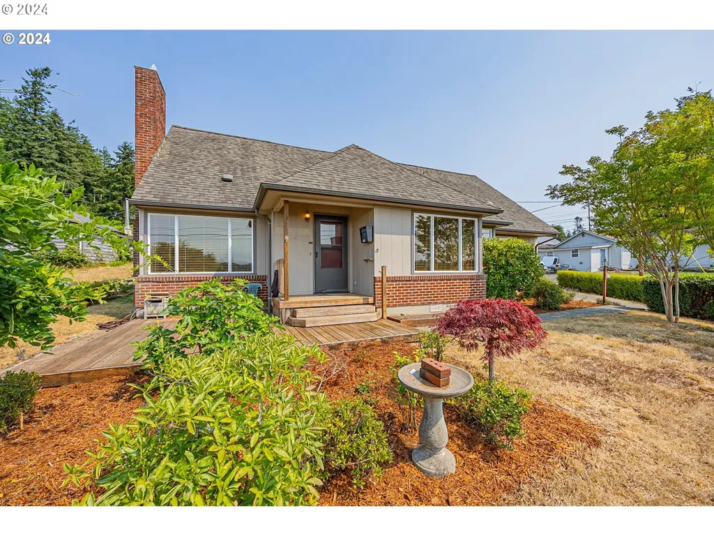 1050 N Henry Street Coquille OR 97423