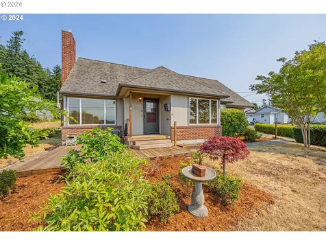 1050 N Henry Street Coquille OR 97423