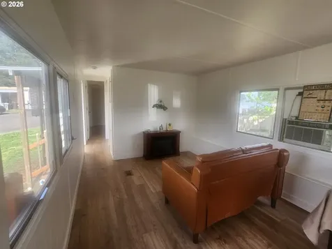 7635 SE Johnson Creek Boulevard Portland OR 97206