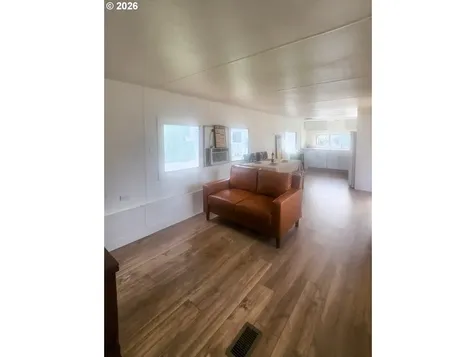 7635 SE Johnson Creek Boulevard Portland OR 97206
