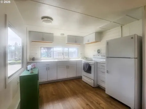 7635 SE Johnson Creek Boulevard Portland OR 97206