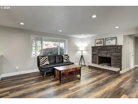 200 W 9th Street Newberg OR 97132