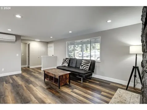 200 W 9th Street Newberg OR 97132