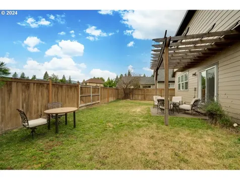 1572 5th Street Hood River OR 97031