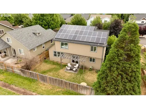 1572 5th Street Hood River OR 97031
