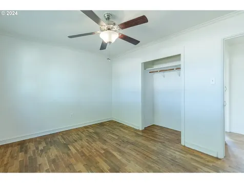 1393 M Street Springfield OR 97477