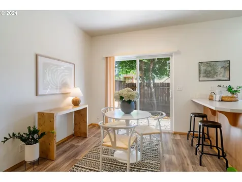 7445 Se Crystal Springs Boulevard Portland OR 97206