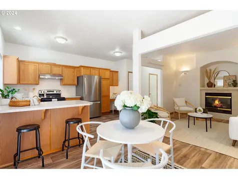 7445 Se Crystal Springs Boulevard Portland OR 97206