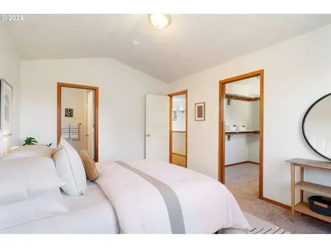 7445 Se Crystal Springs Boulevard Portland OR 97206