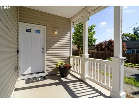 7445 Se Crystal Springs Boulevard Portland OR 97206