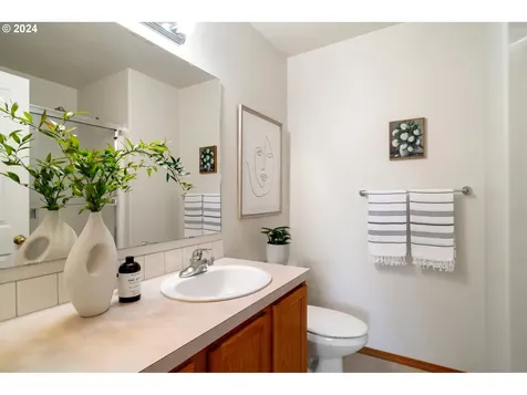 7445 Se Crystal Springs Boulevard Portland OR 97206