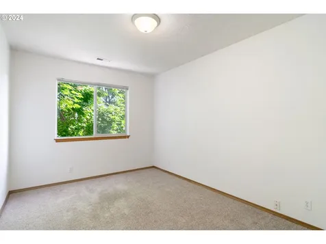 7445 Se Crystal Springs Boulevard Portland OR 97206