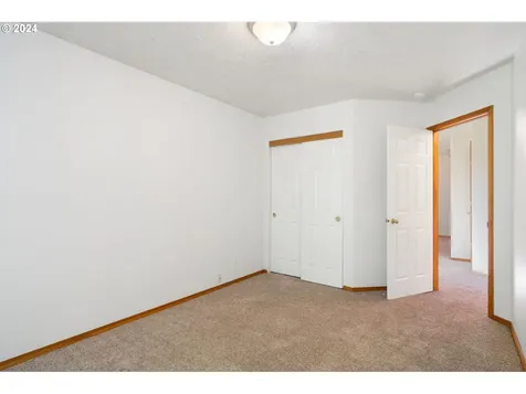 7445 Se Crystal Springs Boulevard Portland OR 97206