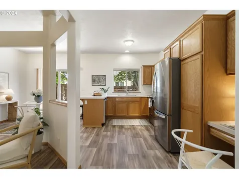 7445 Se Crystal Springs Boulevard Portland OR 97206