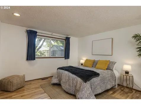 2466 Erin Way Eugene OR 97408